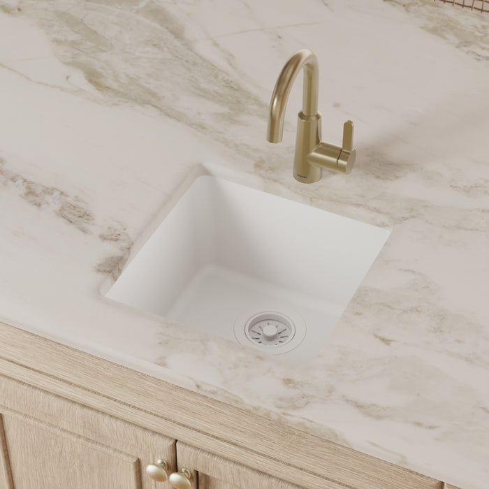 QU-690-WH Main Lifestyle