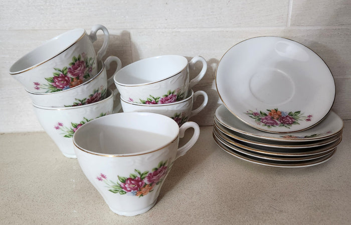 6 Japanese Porcelain Tea Cups and Saucers Set