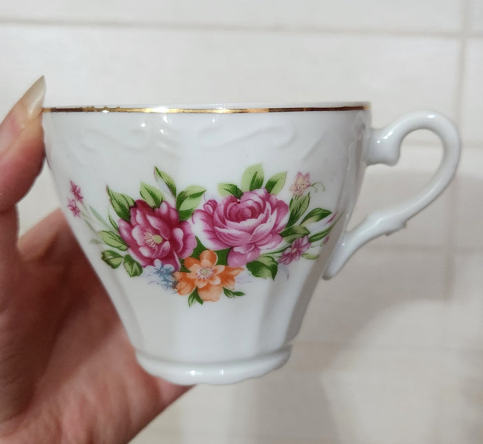 6 Japanese Porcelain Tea Cups and Saucers Set