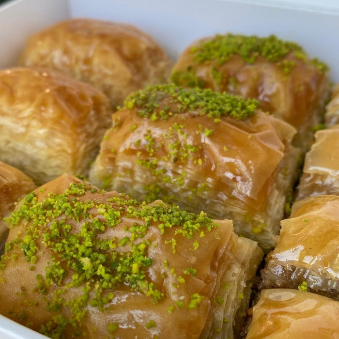 Asi | Assorted Baklava with Pistachio and Walnut - TryAladdin