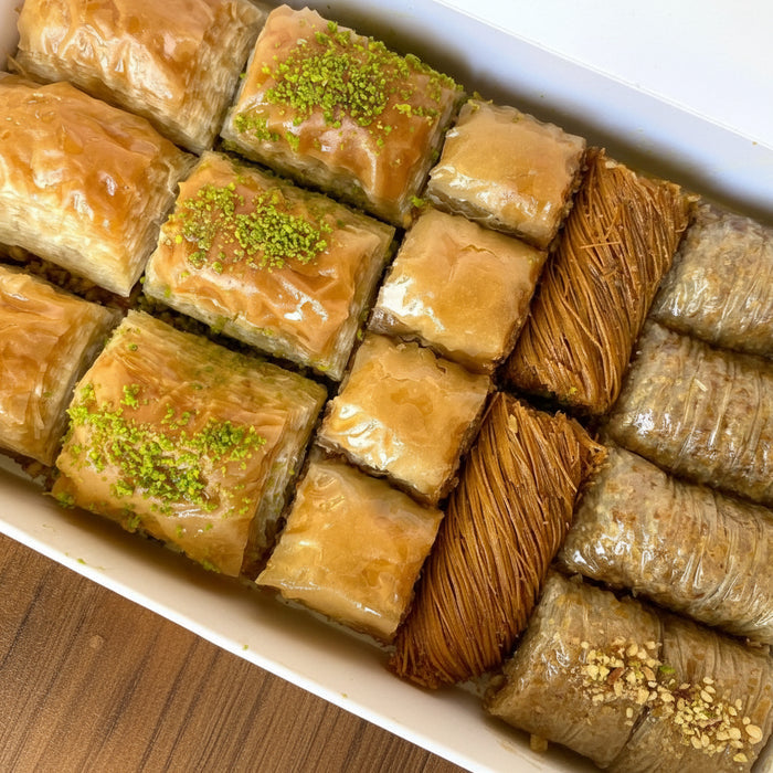 Asi | Assorted Baklava with Pistachio and Walnut - TryAladdin