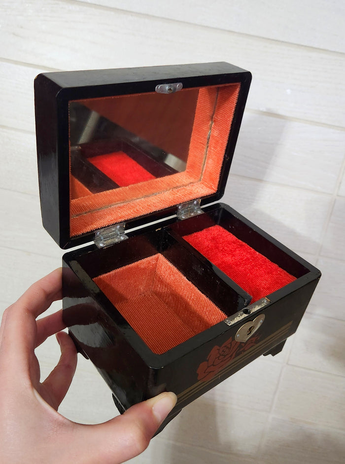 Japanese Lacquered Musical Jewelry Box