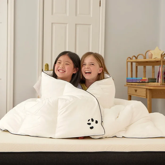 [all] Girls laughing and covered with a Kids Cloud Bamboo Duvet