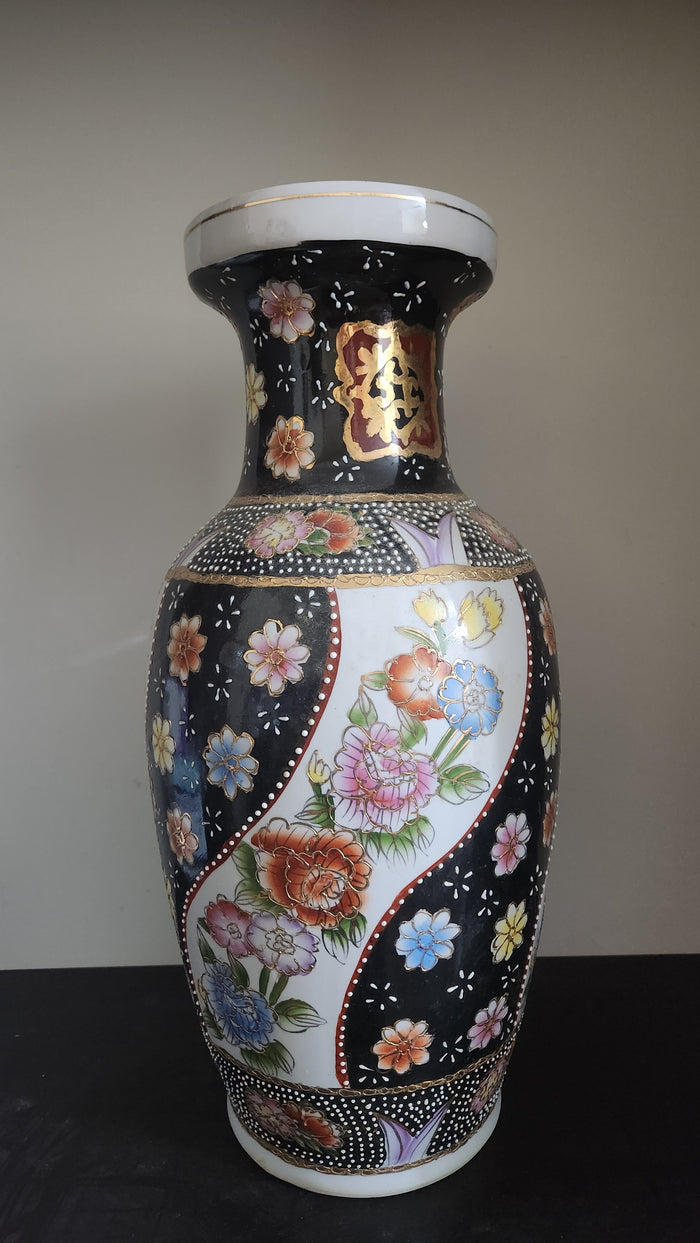 Large vintage chinese porcelain vase