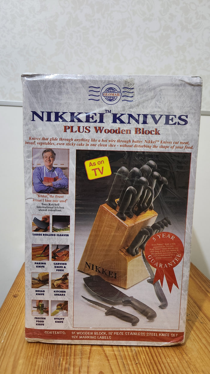 Nikkei knives 18 piece set with wooden block