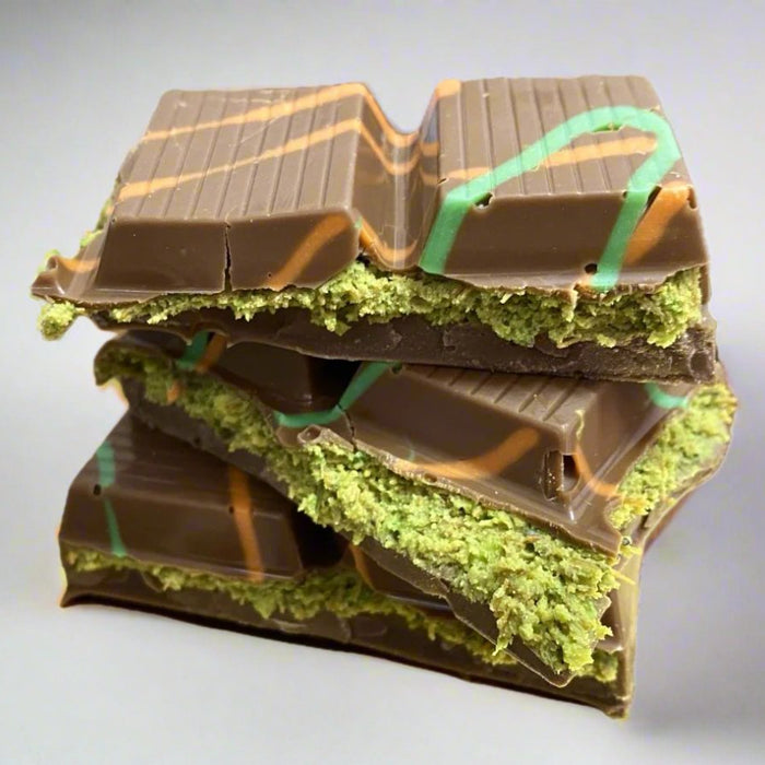 Premium Dubai Chocolate with 75% Pistachio and Crispy Kadayif Filling (200g) - TryAladdin