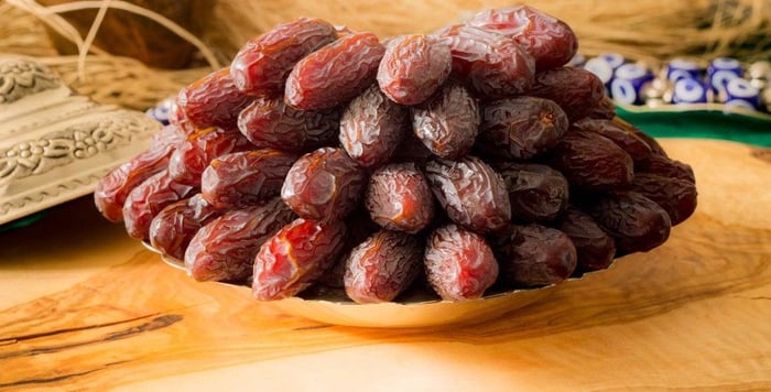 Premium Jumbo Medjoul Dates