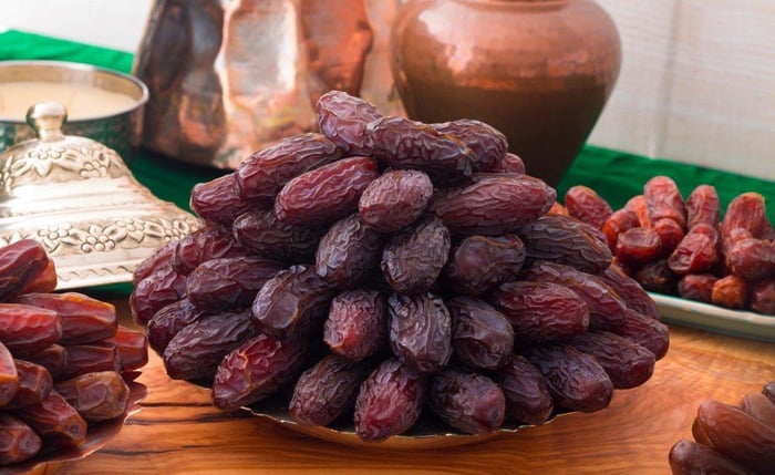 Premium Jumbo Medjoul Dates