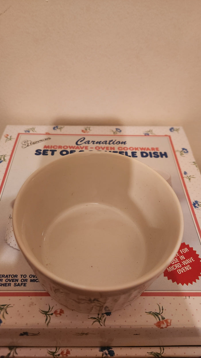 Set of 4 Carnation Microwave-Oven Cookware Souffle Dishes