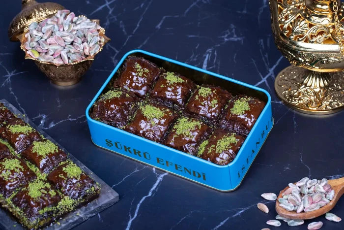 Sukru Efendi 1935 | Chocolate Baklava With Pistachio in Gift Metal Box - TryAladdin