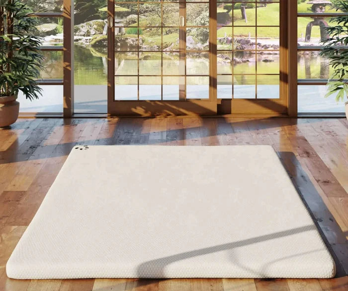 [HybridPillowsTopperBundleDouble] Panda London Topper on the floor lifestyle image