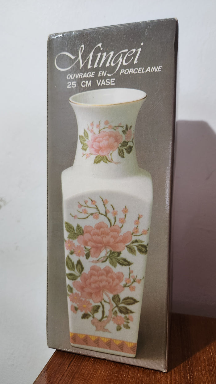 VINTAGE MINGEI PORCELAIN HANDCRAFTER JAPAN 10" VASE WITH PINK PEONY GREEN LEAVES